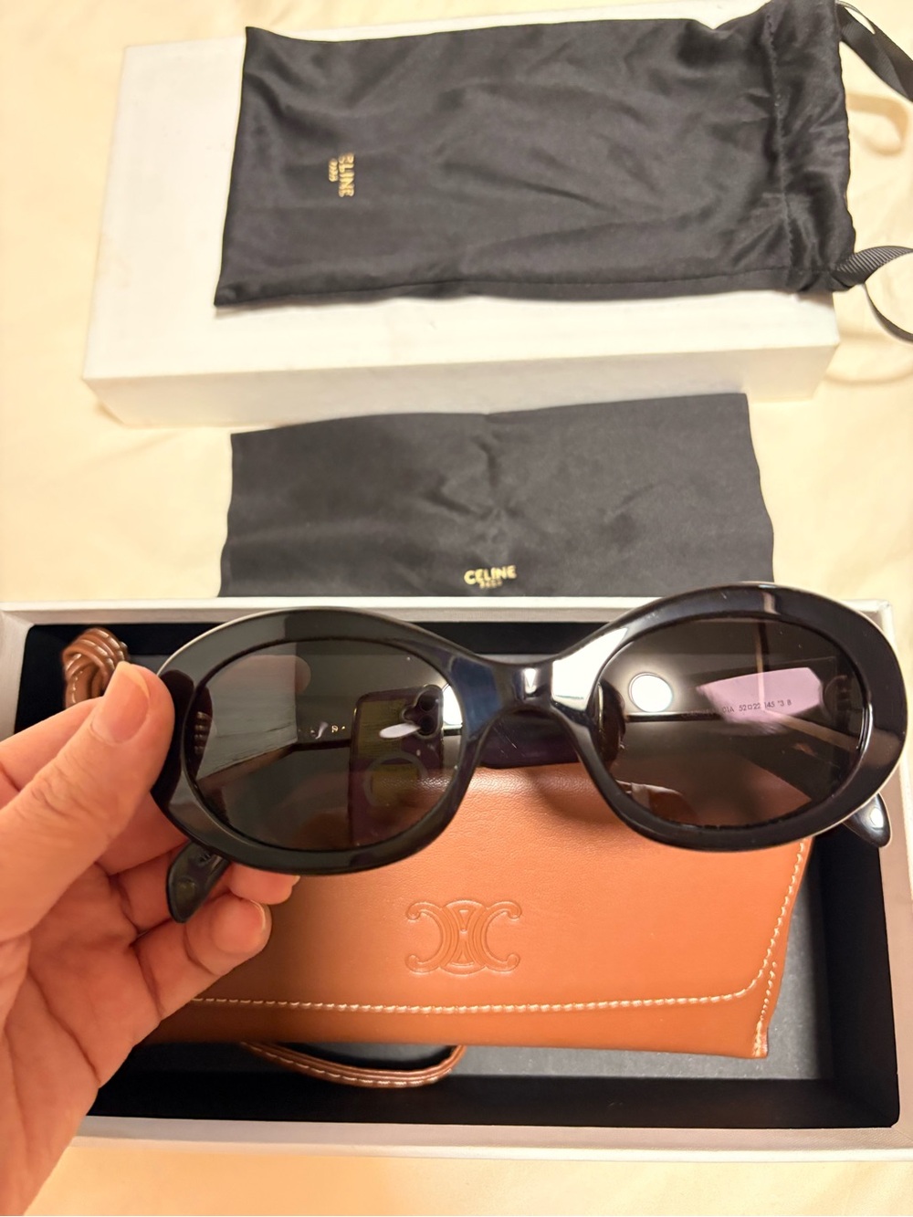 🚨FLASH SALE🚨 Celine Triomphe Oval Acetate Sunglasses - Black with Gold Logo - Picture 4 of 8